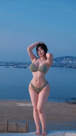 霸王龙女孩 2025-05-28 12:58:45 激情海边🏝️派对独享👙