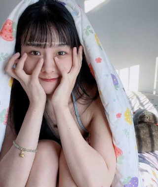 冉星妍的猫 2024-10-22 11:15:13 天凉了 需要抱抱🤗