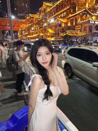独留 2024-10-05 14:21:33 好晒啊谁来撑个伞！解锁超粉查看所有内容
