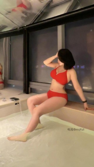 六六小阿姨 2025-03-13 05:52:01 比基尼👙三点式👙套装
