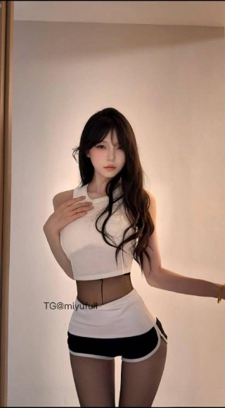 一只树懒 2025-08-13 18:26:50 罚你 一睁眼就只能把目光放在我身上