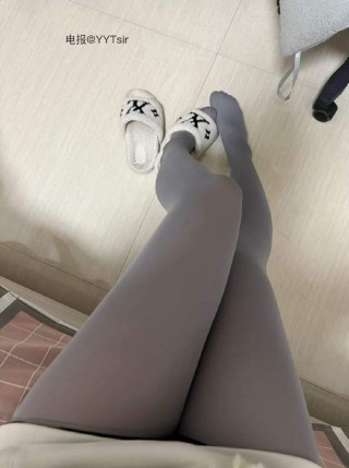 琳什么琳 2025-06-12 10:41:08 这条丝袜好像有点透