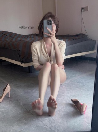 张雅智 2025-04-15 15:55:16 今晚又是一个等待老公💥回家的小女子