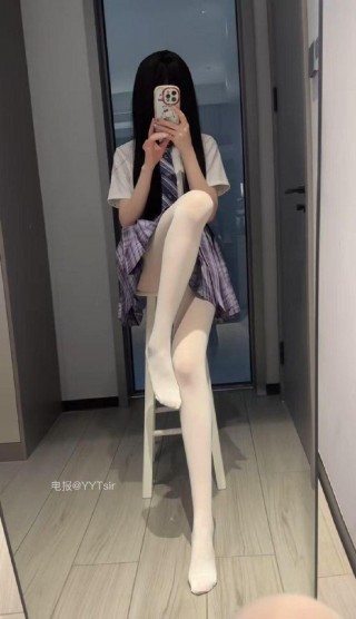 林扣弦 2025-04-20 22:11:56 白色丝足要怎么做哄哥哥开心呢