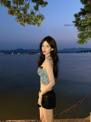 独留 2024-10-05 14:21:33 好晒啊谁来撑个伞！解锁超粉查看所有内容