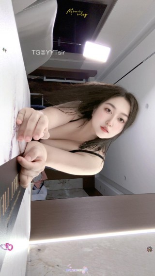 爱喝牛奶的墩墩 2025-07-29 23:04:13 别急～#秀身材##反差#