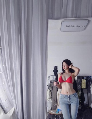 徐珺 2024-05-11 17:42:52 这一抹红  入了你的心窗么
