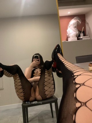 咩咩阿银 2024-10-12 10:43:35 性感网衣连体网眼袜薄款透明纯欲