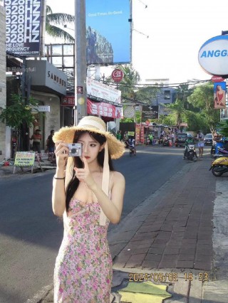 独留 2024-10-05 14:21:33 好晒啊谁来撑个伞！解锁超粉查看所有内容