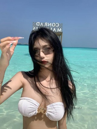 独留 2025-01-31 08:42:43 不需要调色的海🥹