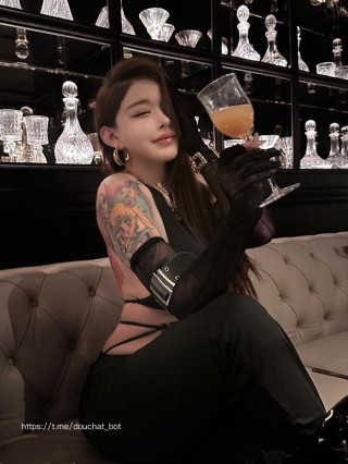 希希Gina 2024-06-14 16:56:56 喜欢好女人是吧 那我只能本色出演了