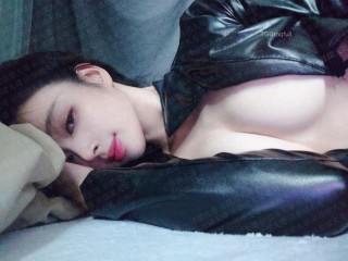 徐珺 2024-11-02 14:54:17 黑色蕾丝全套➕吊带网袜➕红底高跟 