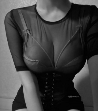 凌凌七DL 2025-02-27 23:25:31 电竞椅上的浪漫💋黑丝是我对你的爱
