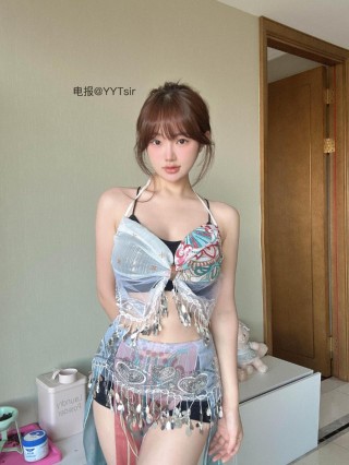 张洛洛 2025-06-16 14:05:10 想看去掉内搭的吗 想看的扣1🥰