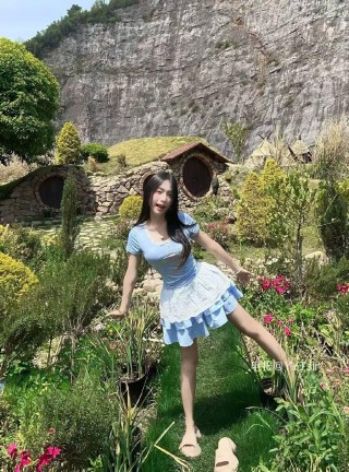 无关关子 2025-05-27 03:38:30 误入童话世界