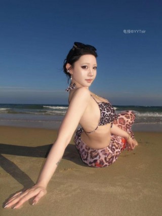 鹅鹅的秘密 2025-04-29 21:27:14 沙滩美女🏖️比基尼👙