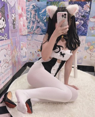 睡睡平安 2024-12-18 11:14:52 性感白色透视蕾丝情趣👙超低胸