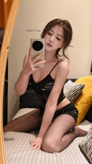 刘二萌 2025-02-16 09:16:28 超精彩的一组性感写真