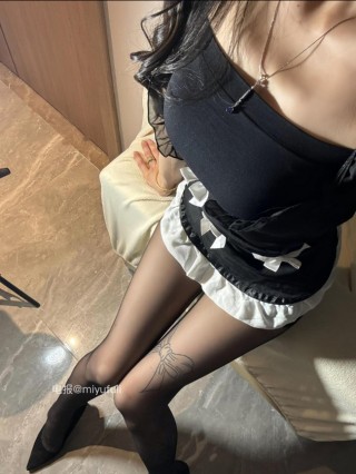 一只树懒 2025-08-13 18:26:50 罚你 一睁眼就只能把目光放在我身上
