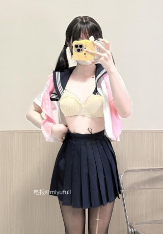 奶黄包 2025-05-29 13:43:51 #穿搭##萝莉#咱就是说这个黑丝到底行不行