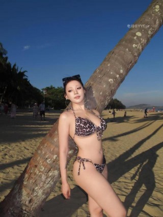 鹅鹅的秘密 2025-04-29 21:27:14 沙滩美女🏖️比基尼👙