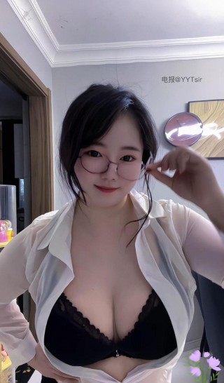 陈幼恩 2025-05-01 18:43:11 秘书长套装👙秘书的穿衣风格😶‍🌫️