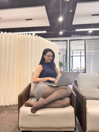苏老师超棒 2025-06-08 22:40:19 若隐若现的神秘