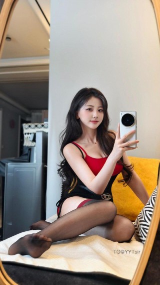 刘二萌 2025-04-28 23:21:44 单根情趣黑丝👀从头到脚🦶诱惑