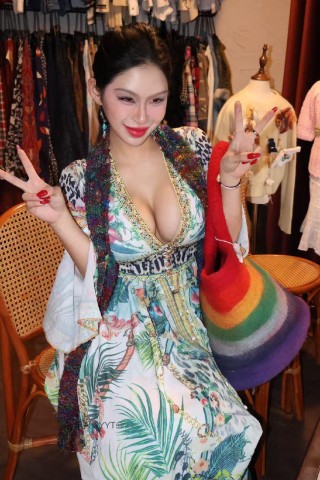 徐樱菡 2024-11-15 00:39:19 每好的一天🤣