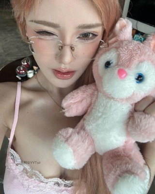 超辣辣超哇塞 2024-12-02 01:55:29 谁还不是小公主