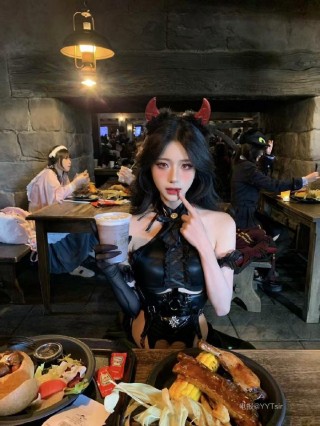 独留 2024-11-04 11:26:28 来调教小恶魔！