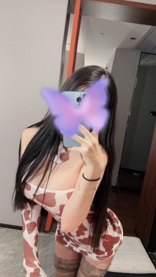 沈汝凡 2024-08-13 16:25:16 性感奶牛齐屁包臀裙🥛➕一根绳丁字