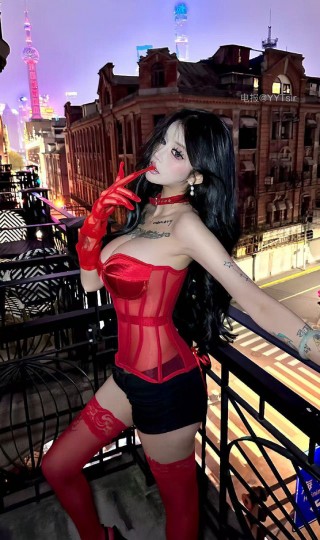 美欢酱 2025-02-26 23:34:22 红色蕾丝袜🦶加上白皙的大腿🦵