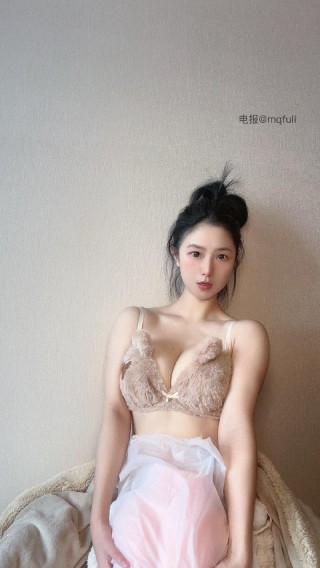 俏妞qiaoniuTT 2024-12-27 21:04:38 想跟宝一起跨年😘