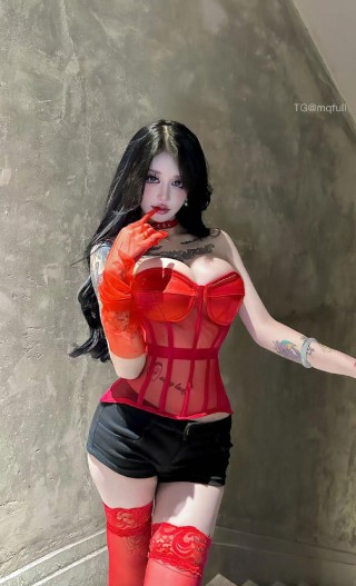 美欢酱 2025-02-26 23:34:22 红色蕾丝袜🦶加上白皙的大腿🦵