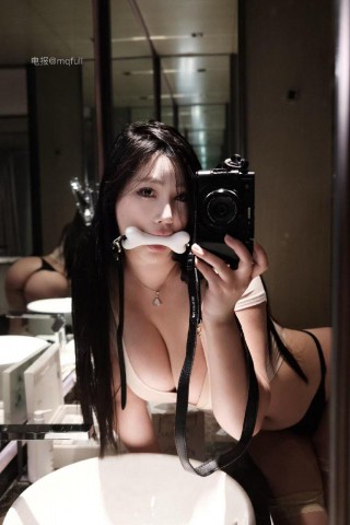 玫玫 2025-03-14 16:24:58 多角度展现曼妙身姿