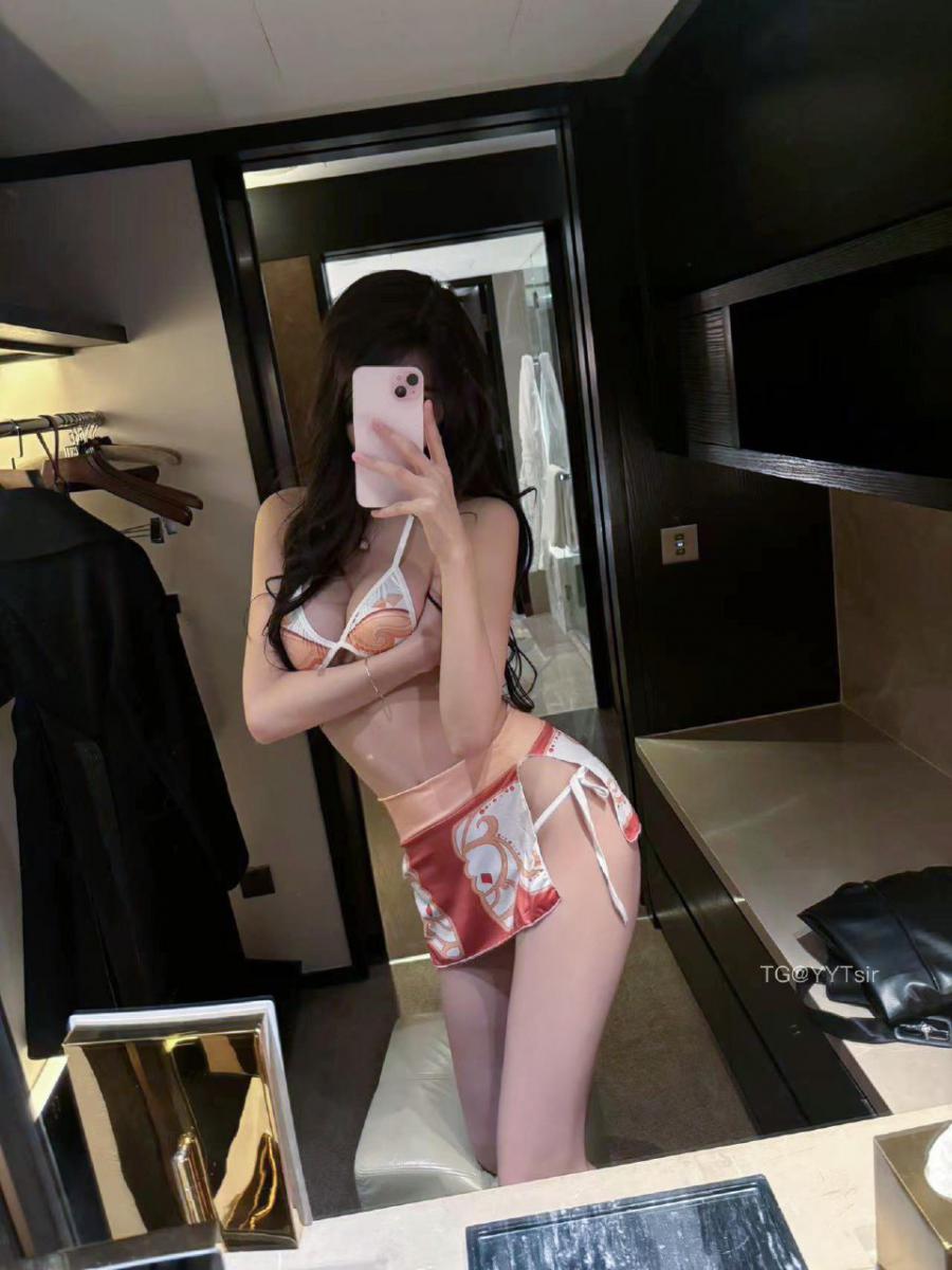 kiko 2024-04-29 15:47:04 比基尼热辣装😍燃爆血管