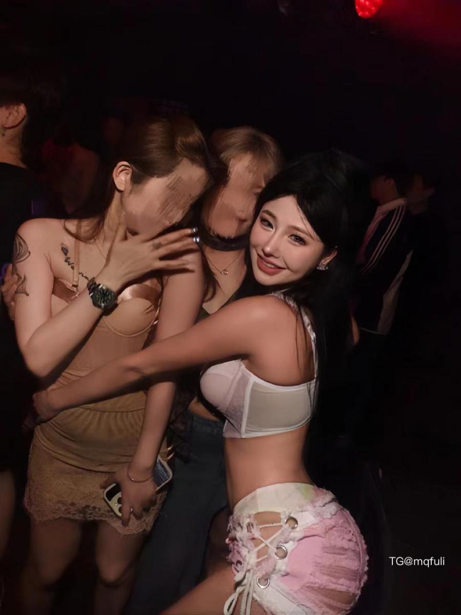 炸蛋boom 2024-06-12 21:40:35 夜店女王