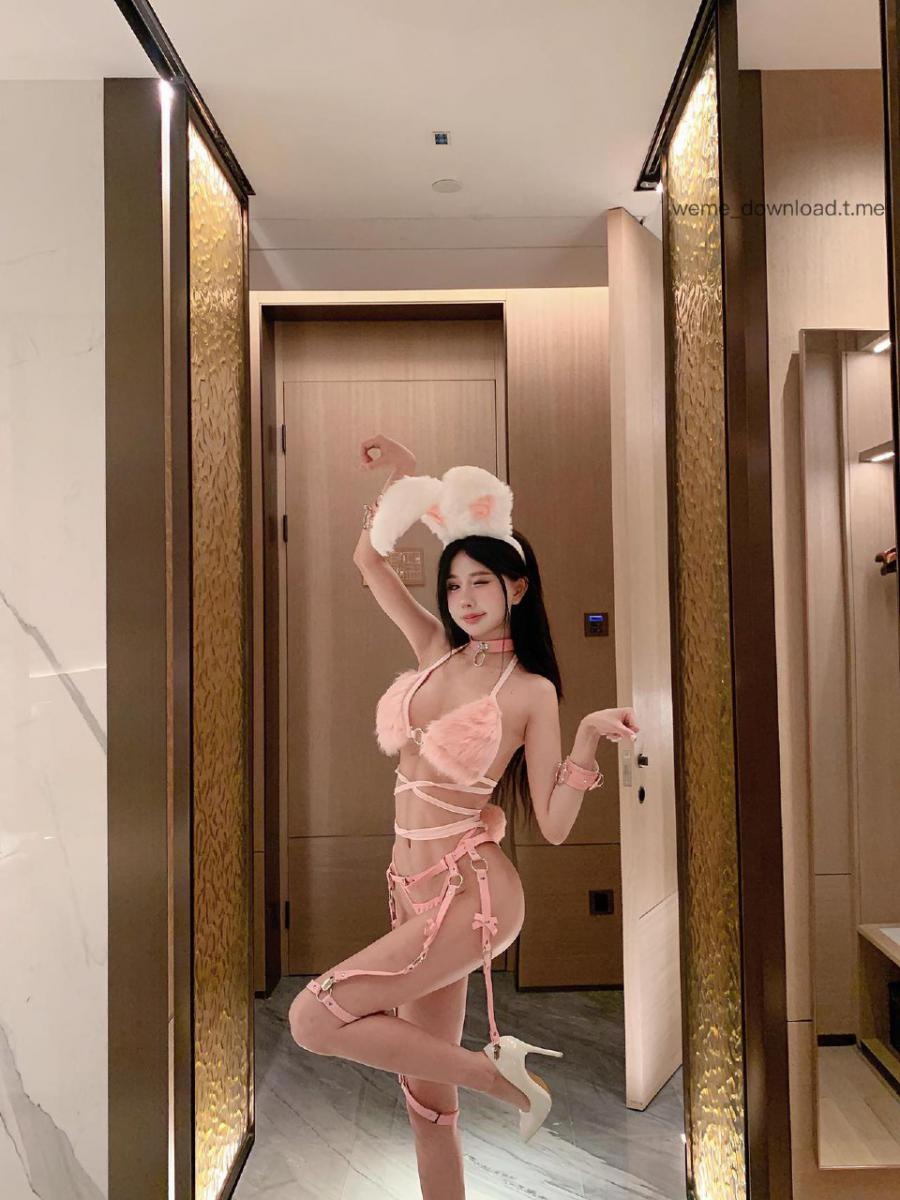 炸蛋boom 2024-07-30 23:05:12 粉色👙兔兔超饱满的🐻🐻在不停摇摆