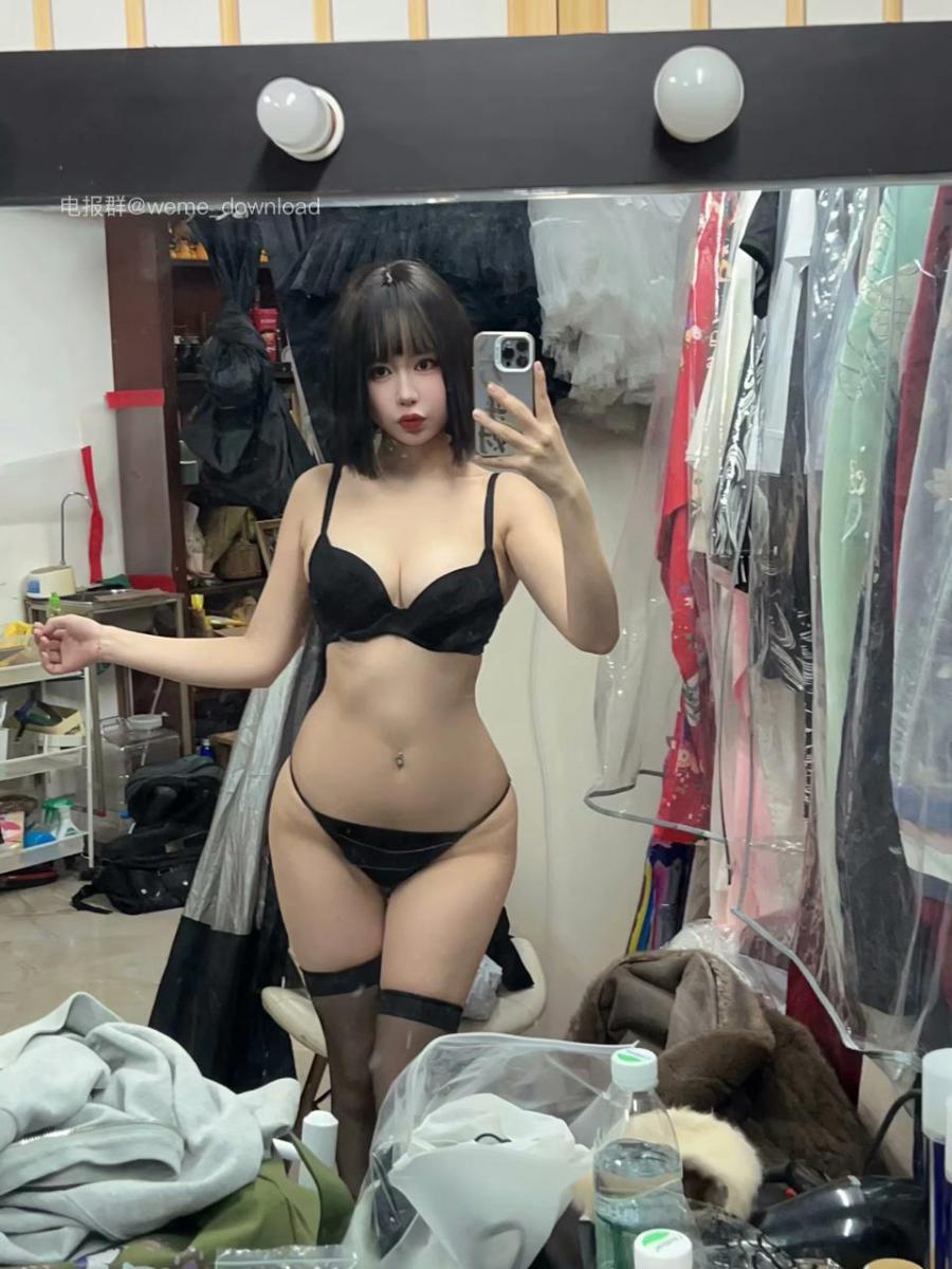 Tina很妖孽呀 2024-07-19 21:59:38 这能过审嘛~