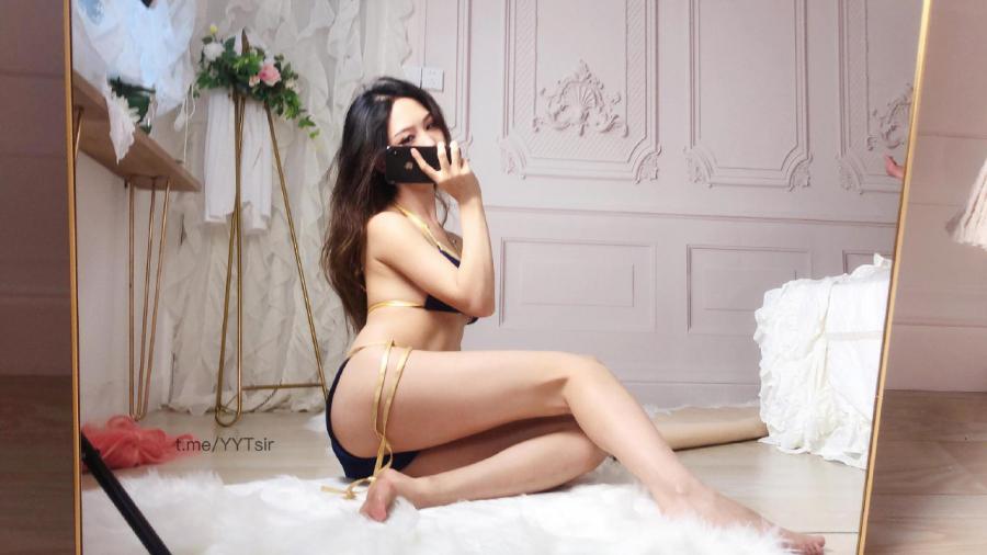 利世 2024-07-25 13:09:49 装蓝色三点式系带丁字