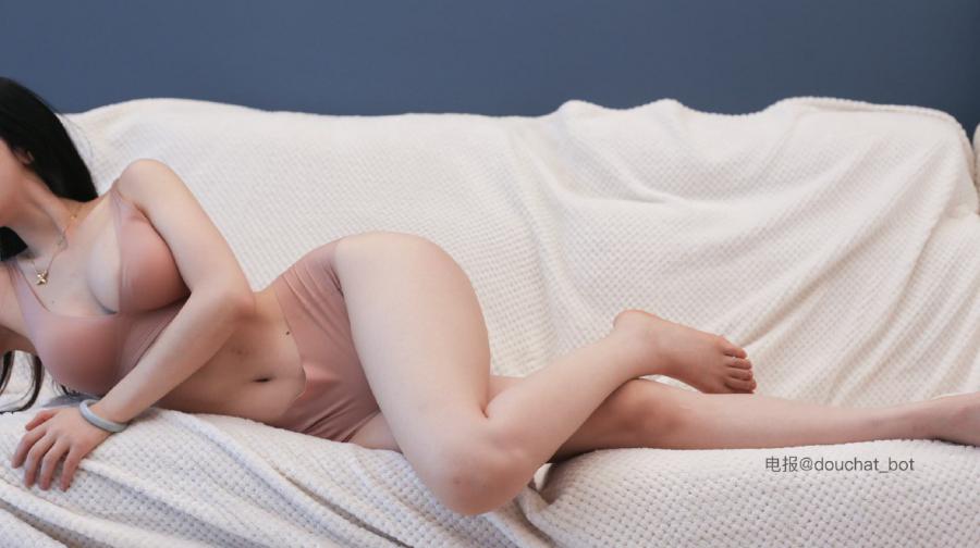 抖音文茜 2024-08-09 23:07:09 可以躺下吗？