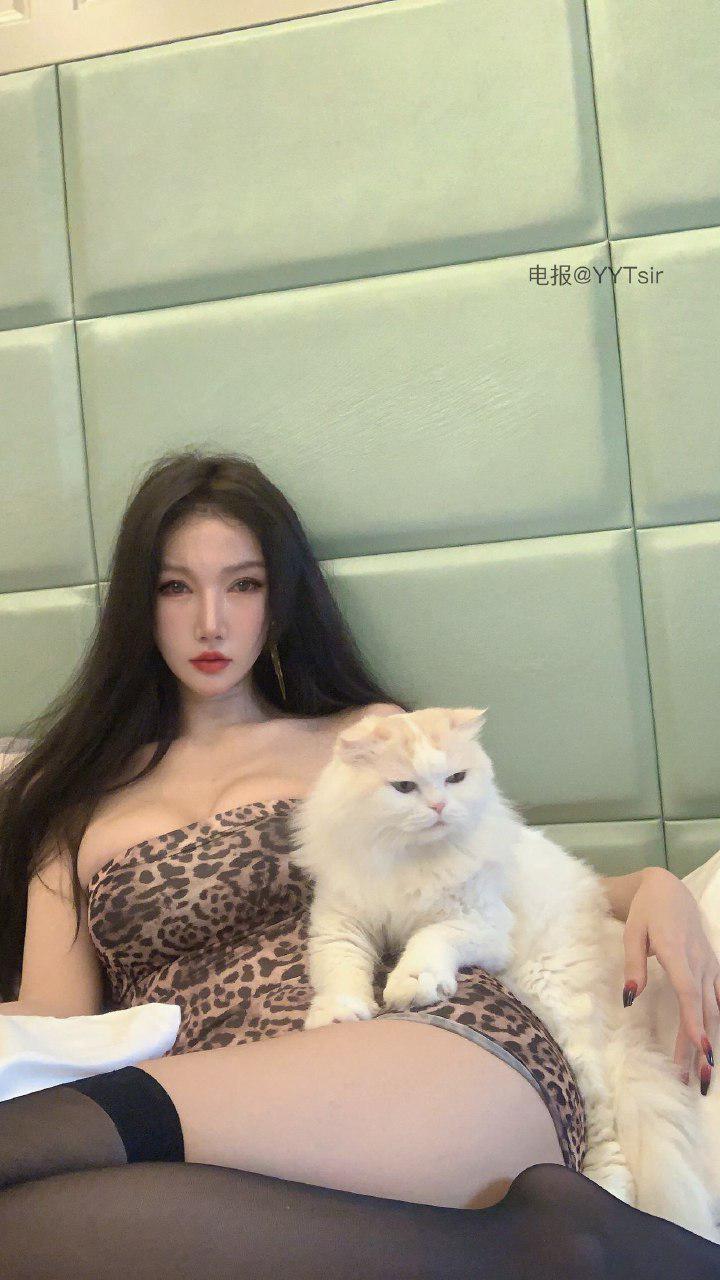 陈怡曼 2024-09-27 15:31:22 御姐风情❤️豹纹战袍申请出战