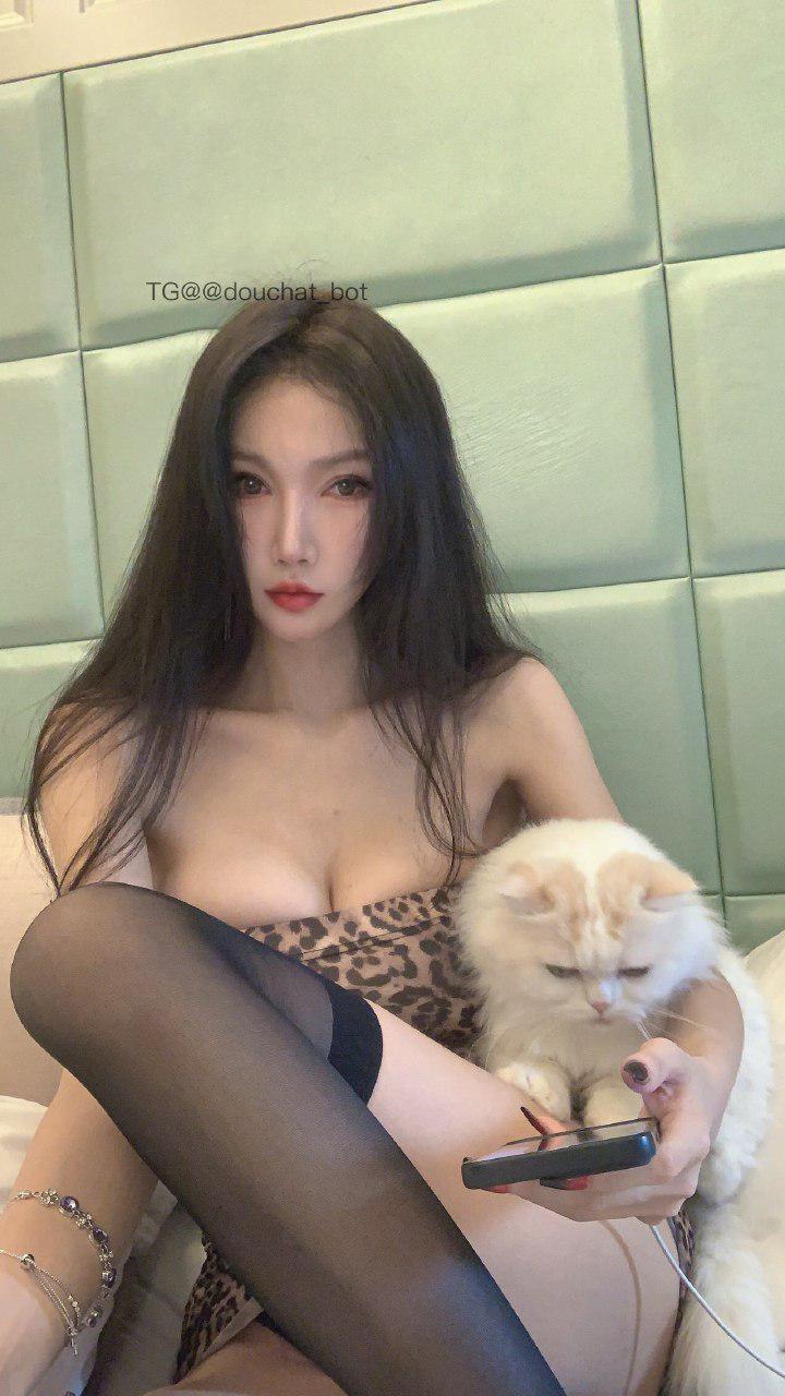 陈怡曼 2024-09-27 15:31:22 御姐风情❤️豹纹战袍申请出战