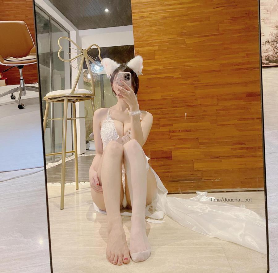 小玉吃果冻 2024-09-03 16:19:07 铁粉专享贴 纯欲感白色蕾丝大🐻