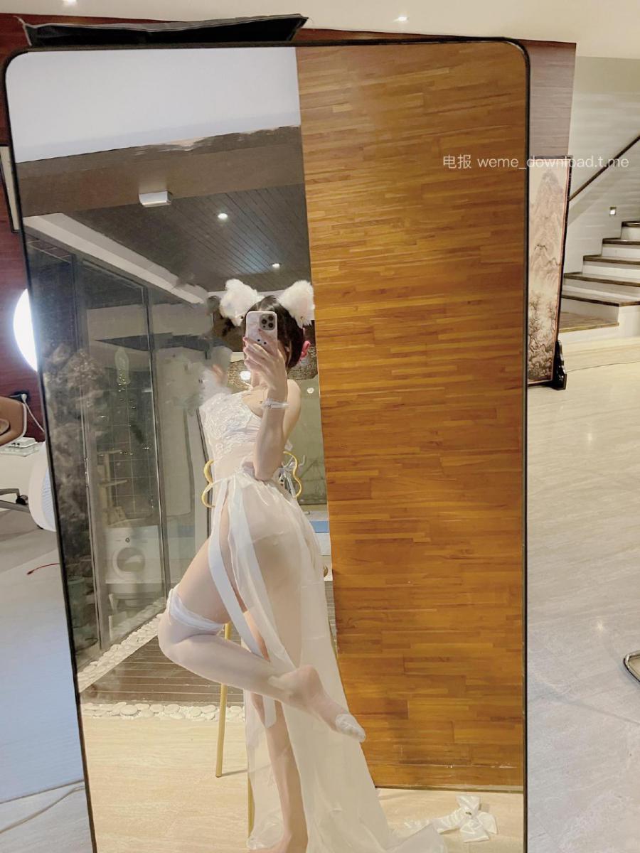 小玉吃果冻 2024-09-03 16:19:07 铁粉专享贴 纯欲感白色蕾丝大🐻