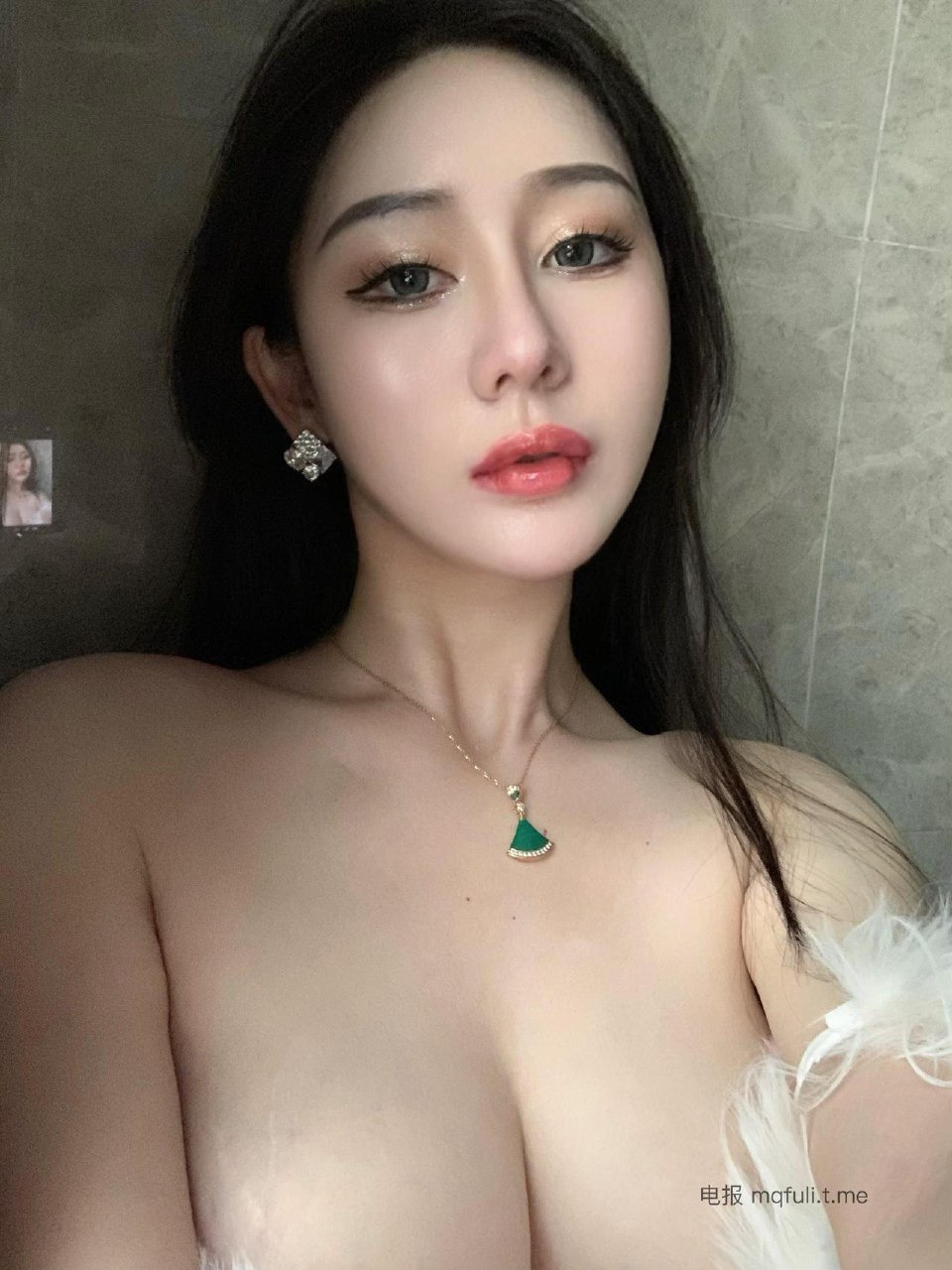 不爱笑的赛琳 2024-09-14 10:03:13 露脸实拍 肌肤雪白晶莹剔透