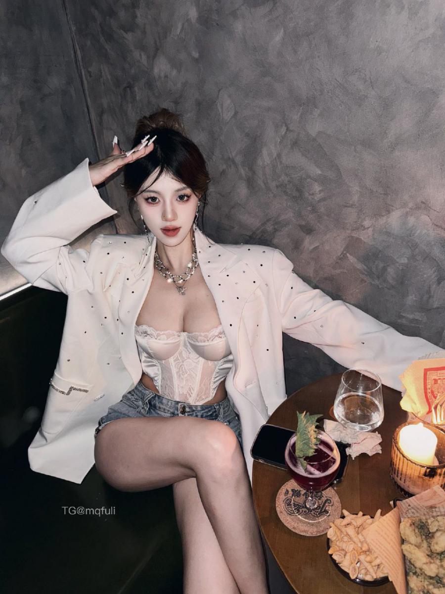 小野马 2024-10-06 00:38:25 这个世界欠调教 你也是