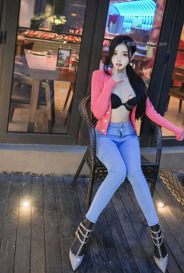 阿朱 2024-10-09 00:59:17 黑+粉 搭不搭哥哥