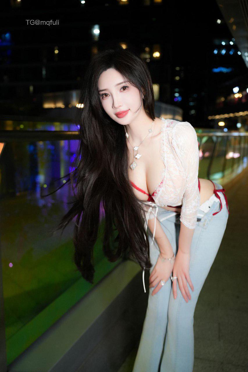 Carol周妍希 2024-10-25 00:24:17 铁粉专享贴 趴着、站着、还是跪着 通通可以满足